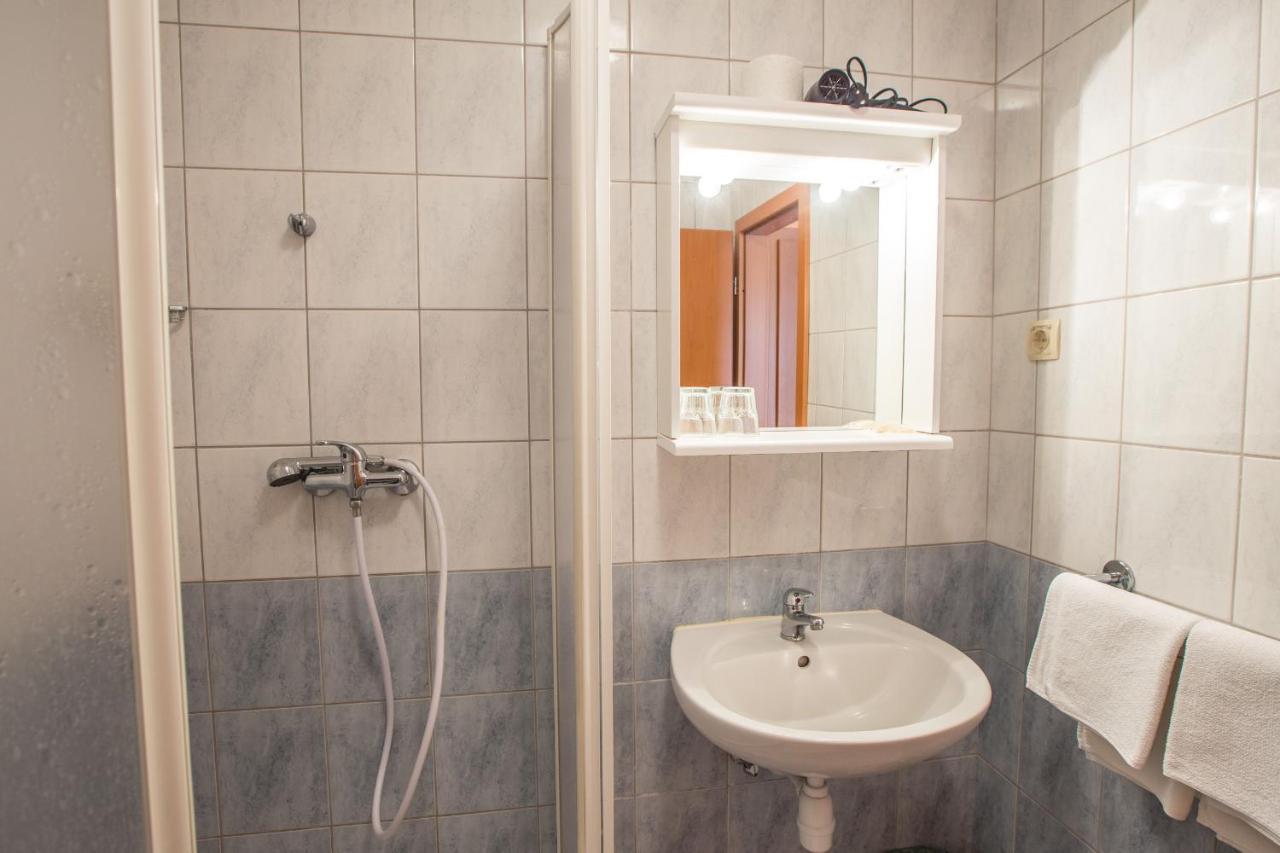 Guesthouse Beno Starse Luaran gambar
