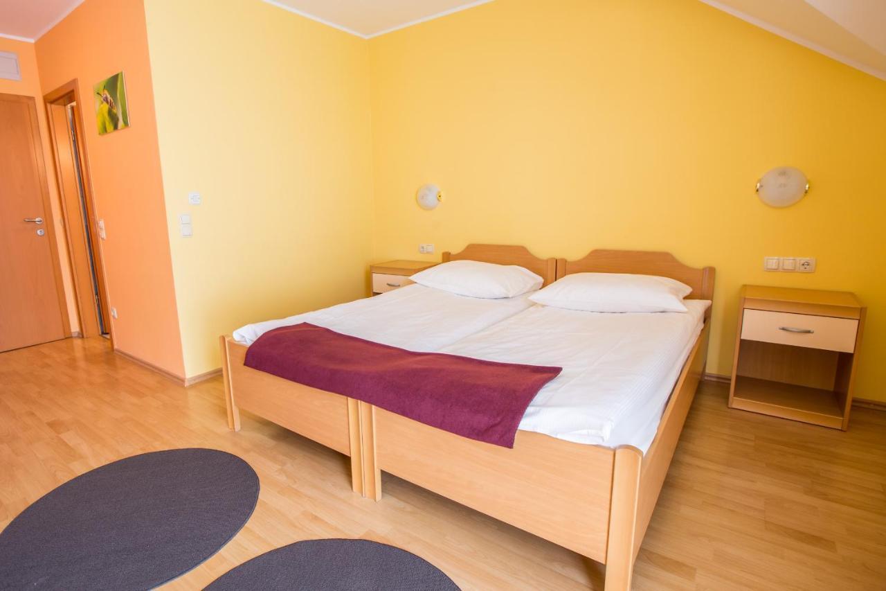 Guesthouse Beno Starse Luaran gambar