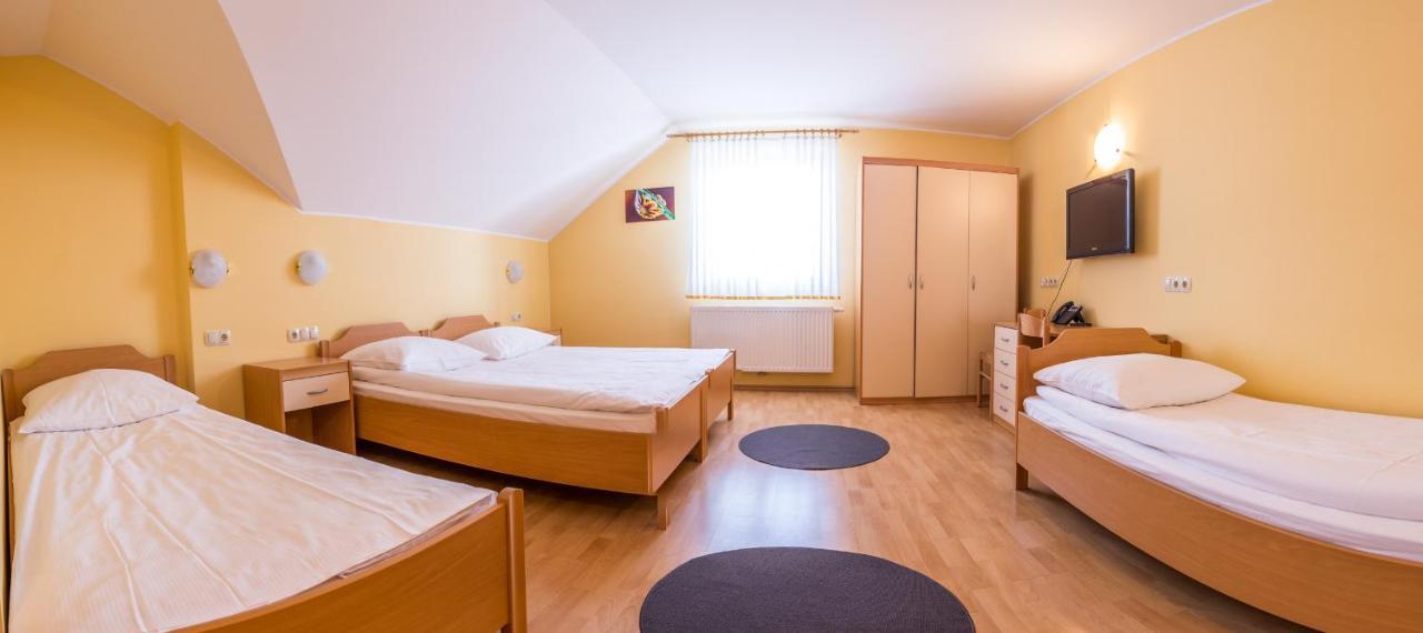 Guesthouse Beno Starse Luaran gambar