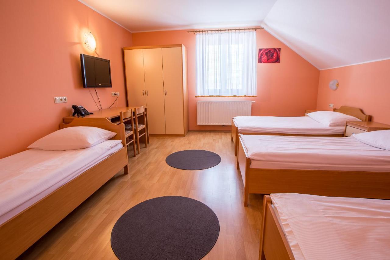 Guesthouse Beno Starse Luaran gambar