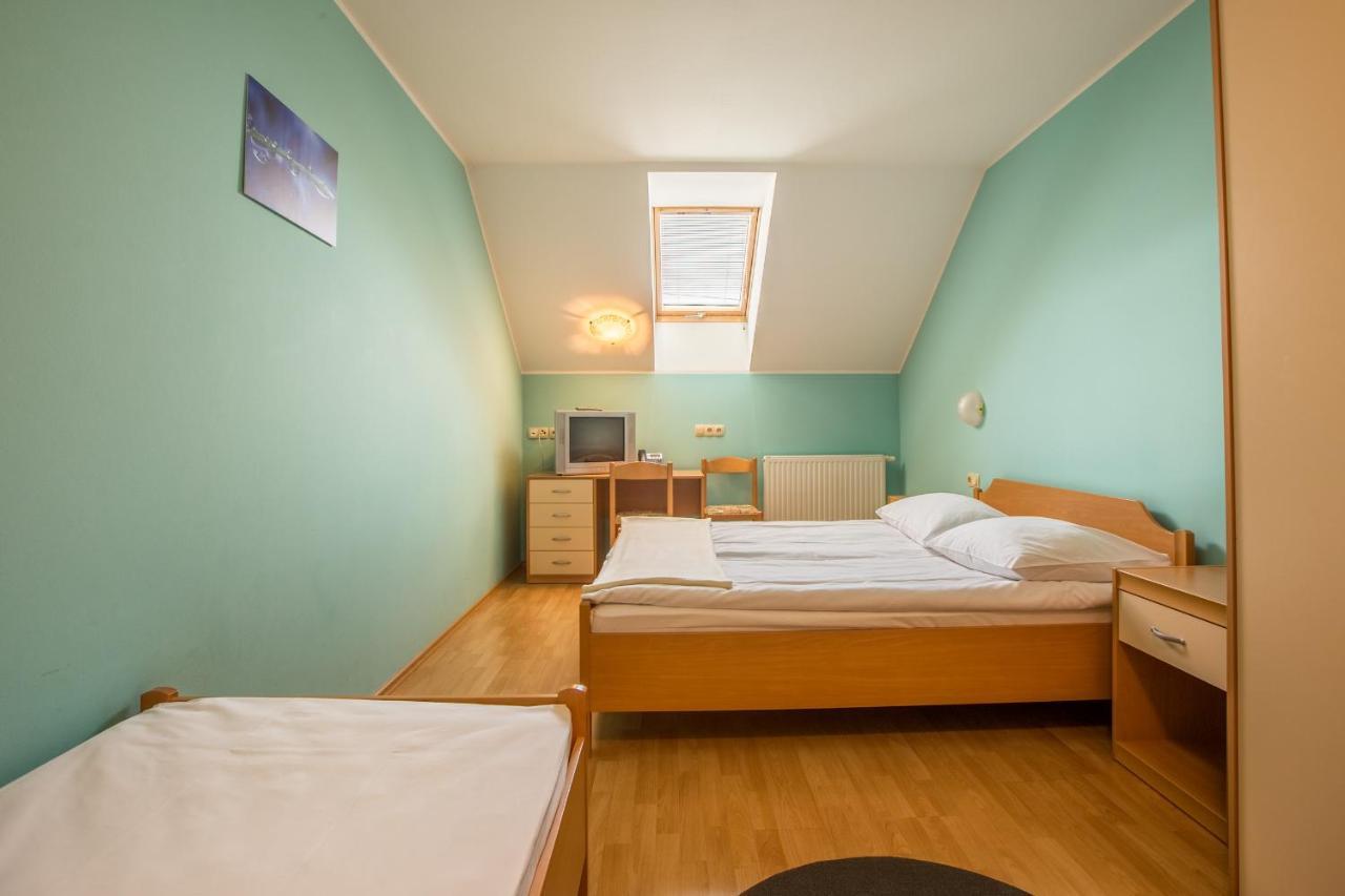 Guesthouse Beno Starse Luaran gambar